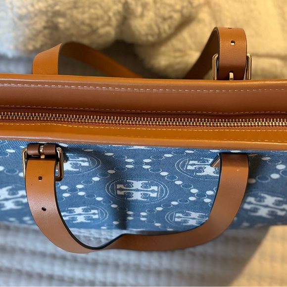 Tory Burch T Monogram small tote in denim - Picture 4 of 16